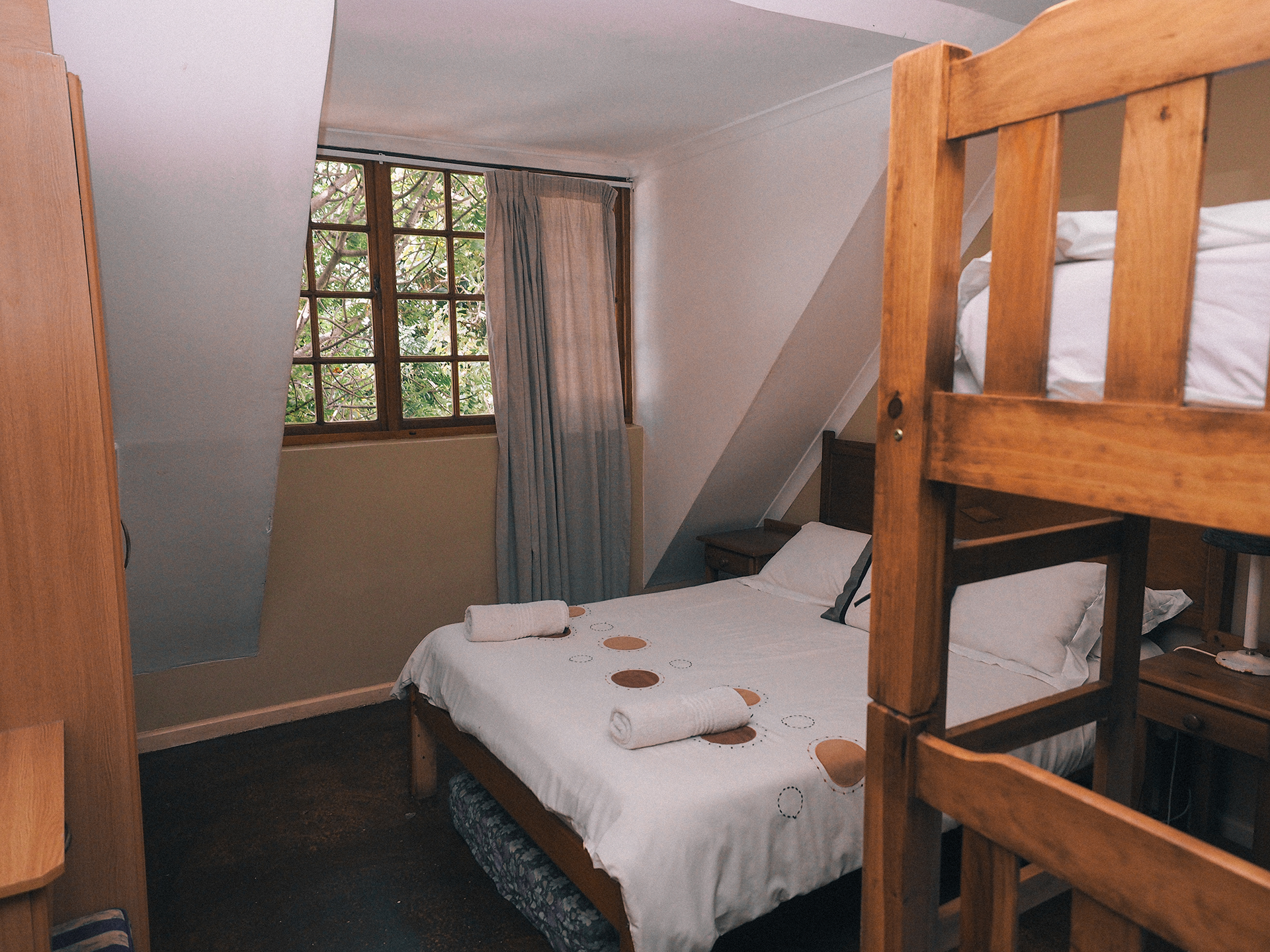 Four Sleeper Shared Bathroom